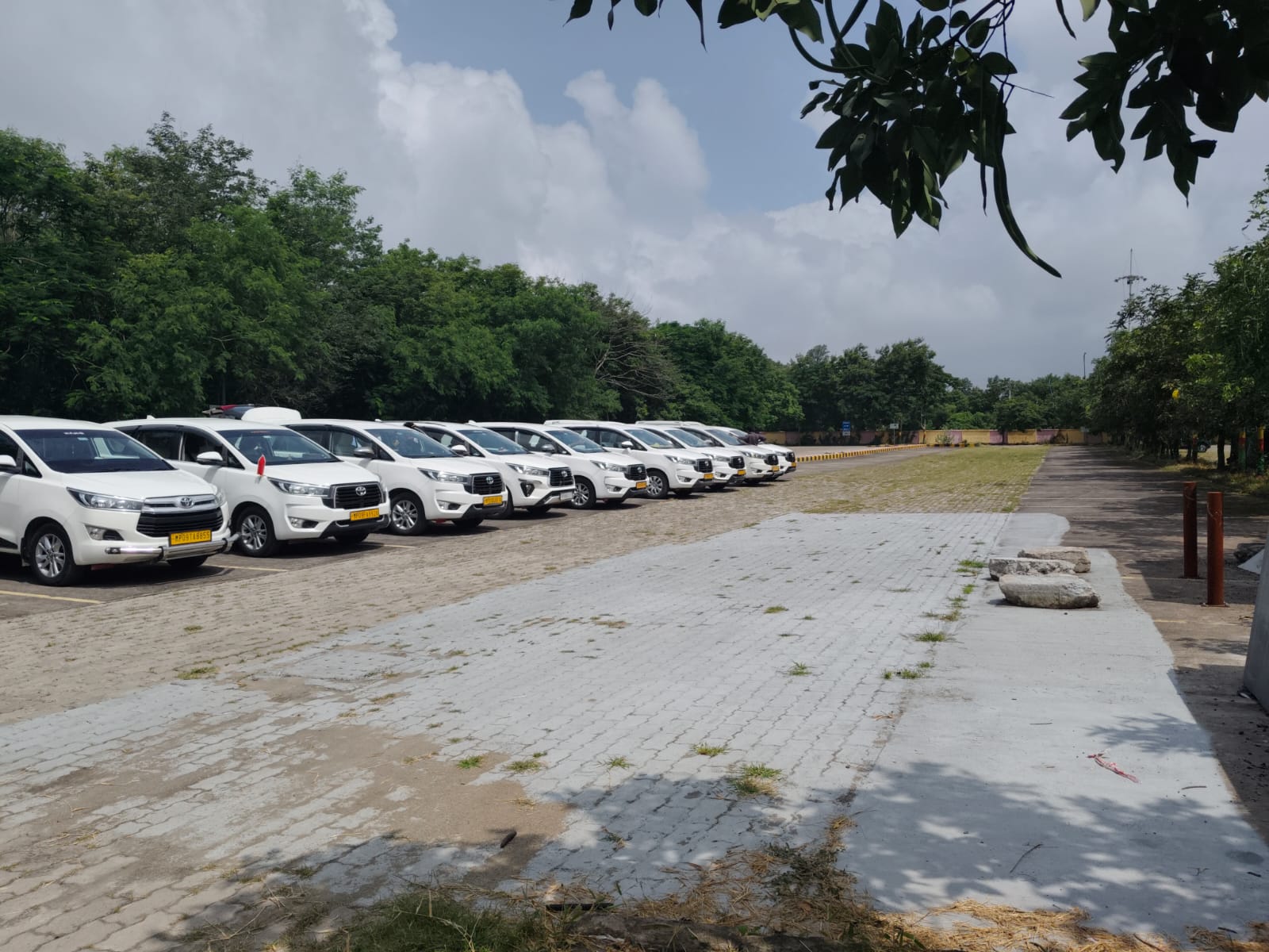 Full IndoreCab vehicle fleet lined up and ready